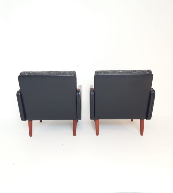 2 Vintage Danish Faux Leather Armchairs, Newly Upholstered Cushions – Skai, Wood (photo 5 of 15)
