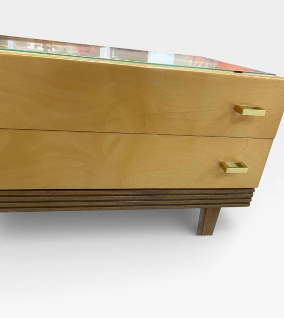 Coiffeuse / Commode Vintage Mid Century – Placage Érable – Poignées Laiton – Plateau Verre – Années 50/60 – (photo 3 of 17)