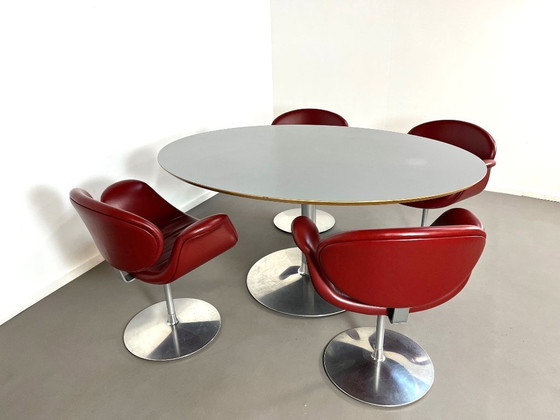 Image 1 of Sillas Artifort Little Tulip con mesa de comedor ovalada de Pierre Paulin, década de 1990