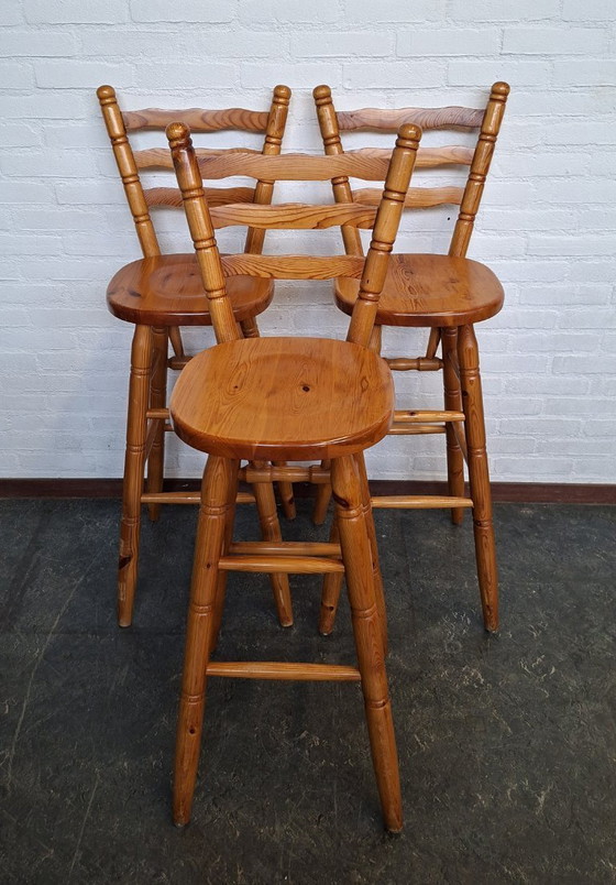 Image 1 of 3 sgabelli da bar brutalisti in pino