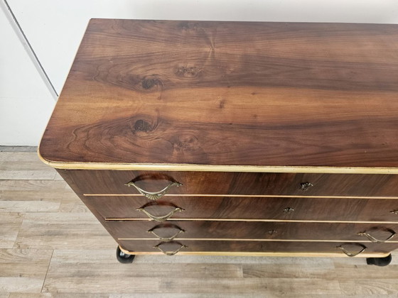 Image 1 of Commode des années 1950 en acajou et érable avec pieds laqués