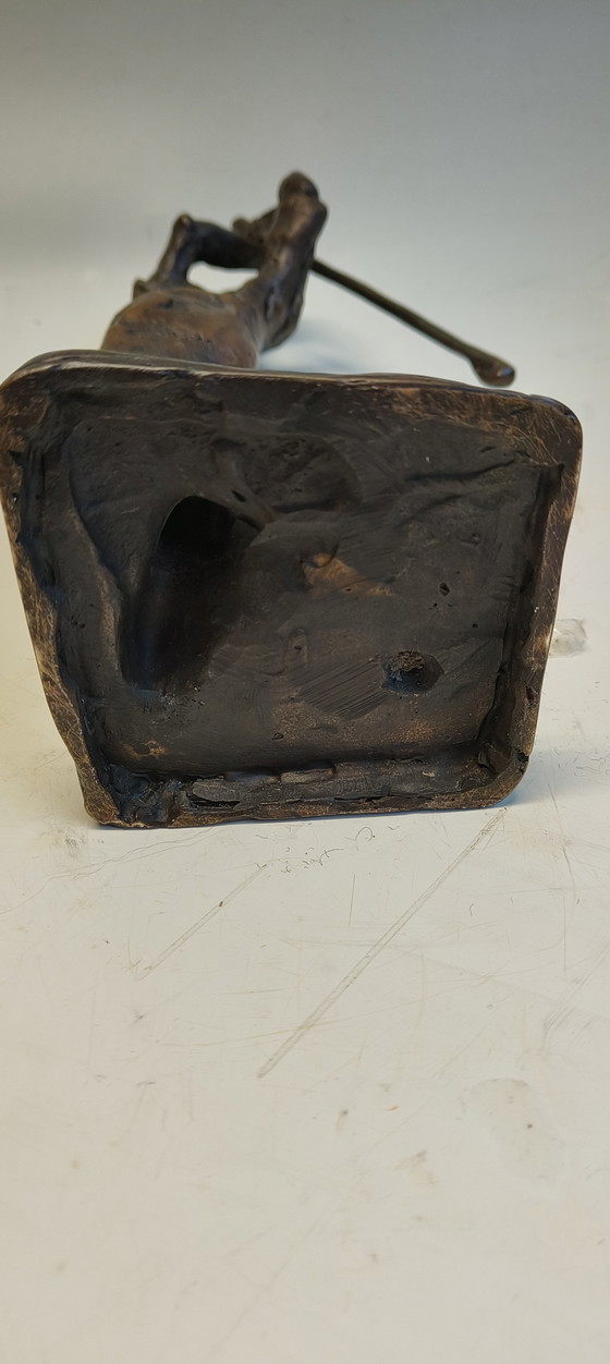 Image 1 of Statue expressive en bronze et laiton représentant un golfeur