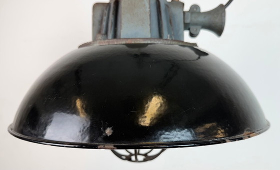 Image 1 of Industriële kooilamp van zwart emaille en gietijzer, jaren 60