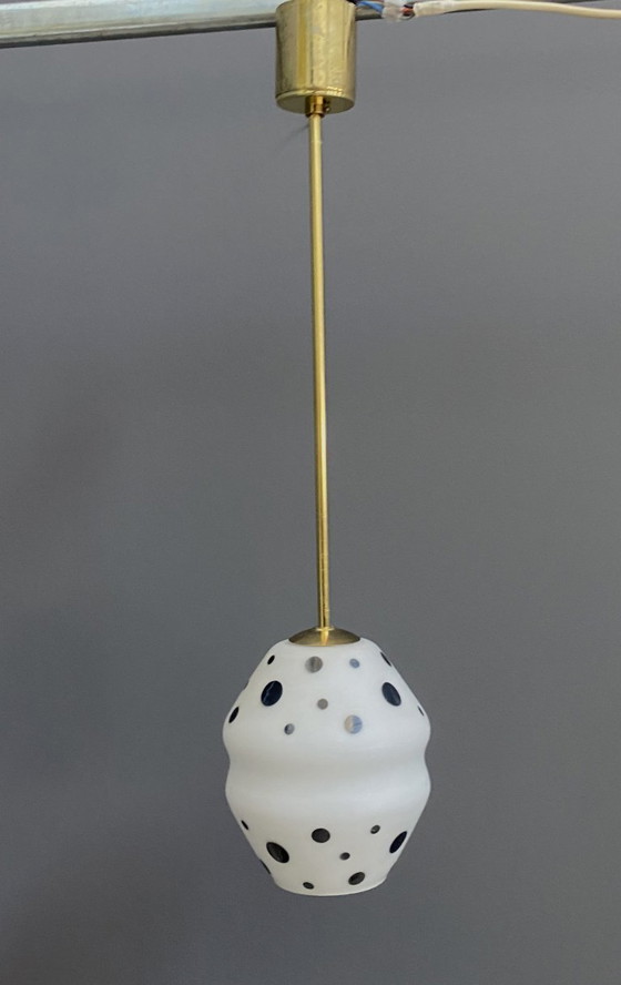 Image 1 of Lampada a sospensione bianca a pois neri 1960