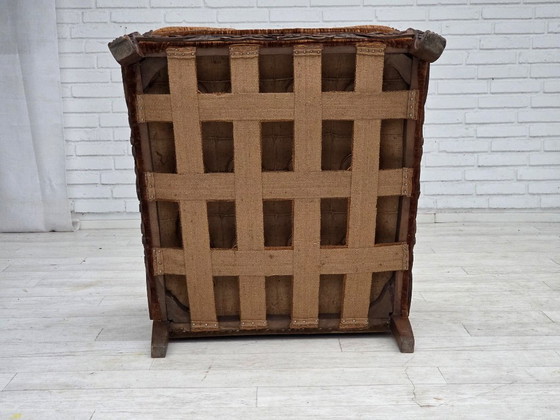 Image 1 of Jaren 1930-1935, Deense fauteuil, meubelvelours, meubelgaas, gesneden essenhout.