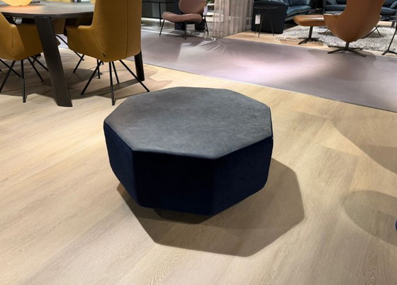 Image 1 of Pouf amuleto Leolux