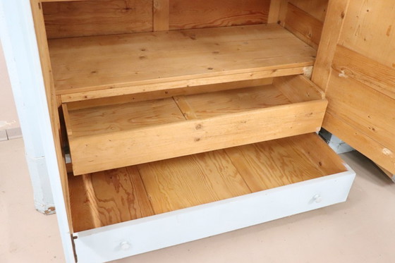 Image 1 of Antieke kledingkasten van gelakt sparren- en populierenhout, Italië, 19e eeuw