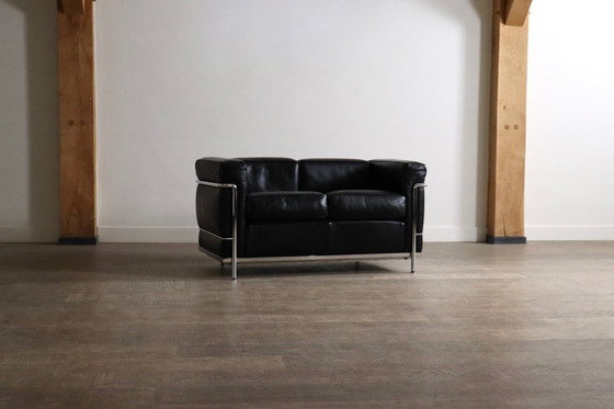 Image 1 of Divano vintage a due posti Cassina LC2 di Charlotte Perriand e Le Corbusier