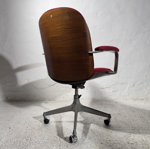 President Mim bureaustoel, jaren 196019