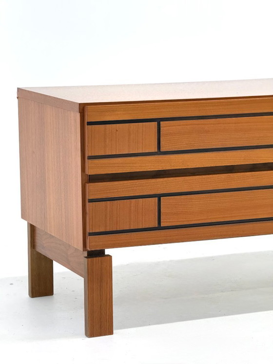 Image 1 of Buffet bas italien en bois avec lignes graphiques noires