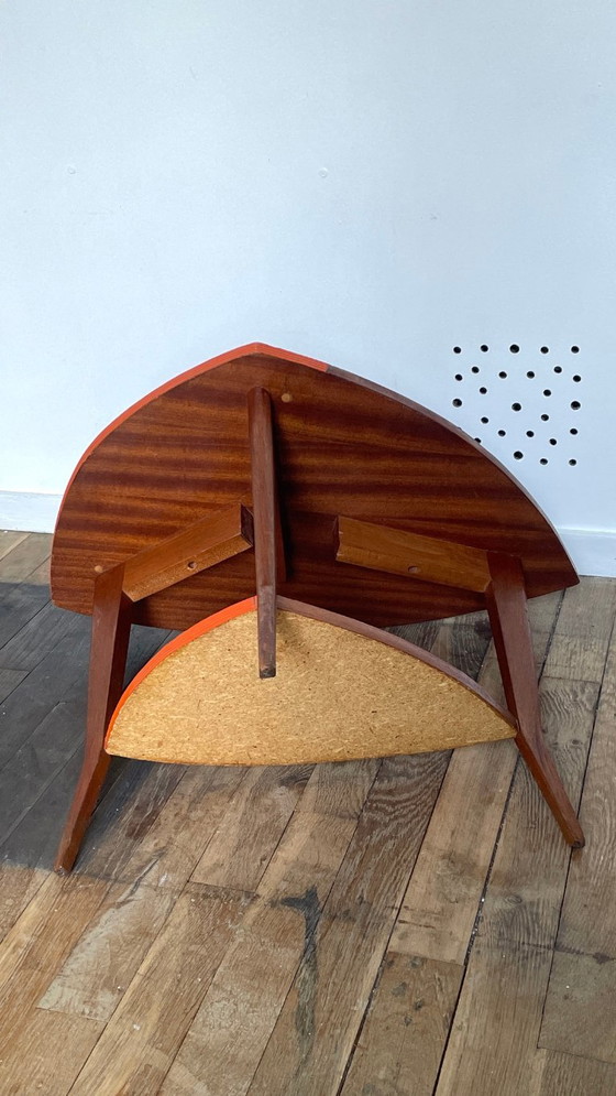 Tripod Coffee Table, 1950s/60s – Plastic, Plexiglass (photo 17 of 34)