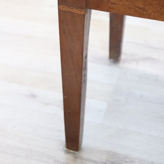 Image 1 of Piccolo comò antico in noce, Italia, XVIII secolo