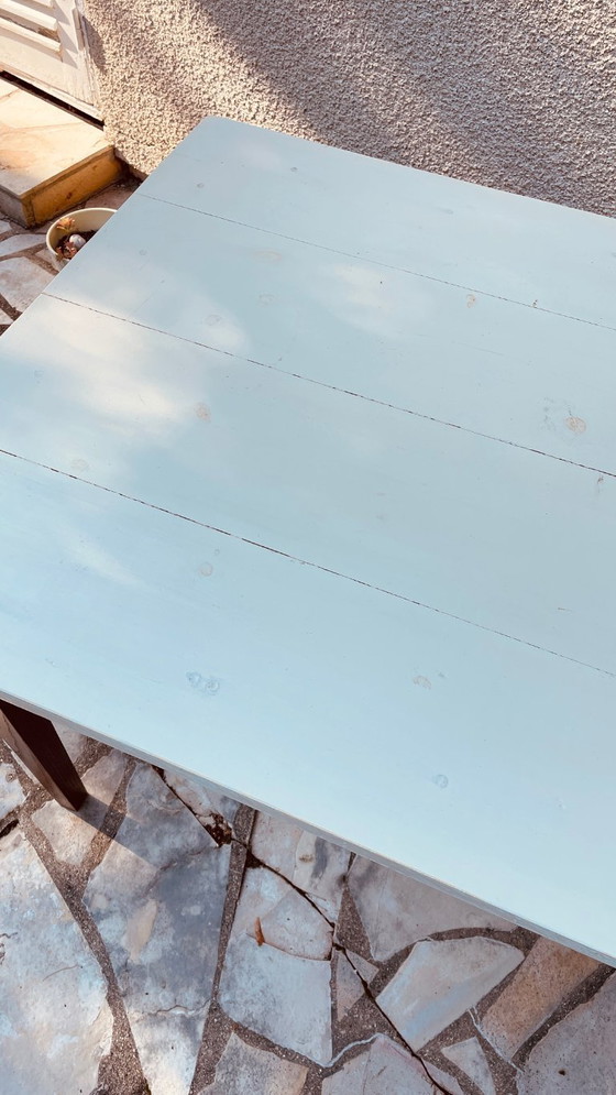 Image 1 of Vintage eikenhouten boerderijtafel met wit blad