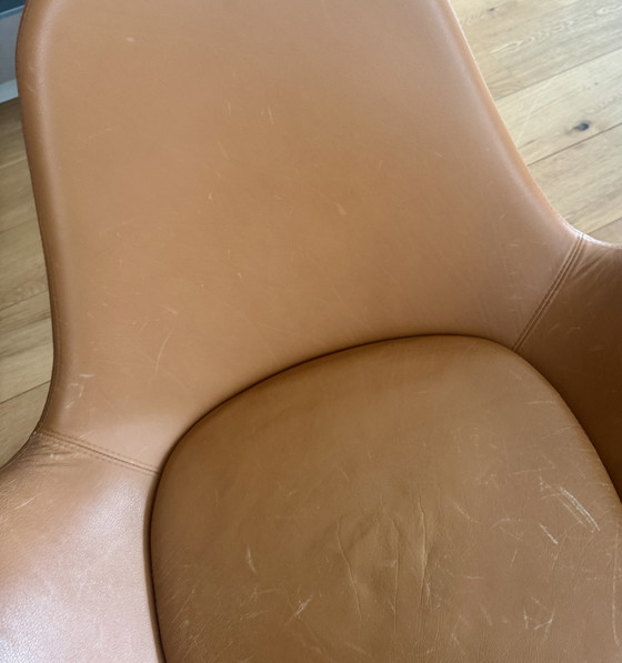 Image 1 of 1 fauteuil pivotant en cuir design Ghost bas