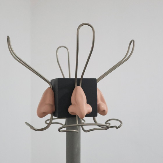 Image 1 of APPENDIABITI SCULTOREO ANTARTIDEE ANNI 80 RENÈ MAGRITTE PEZZO UNICO