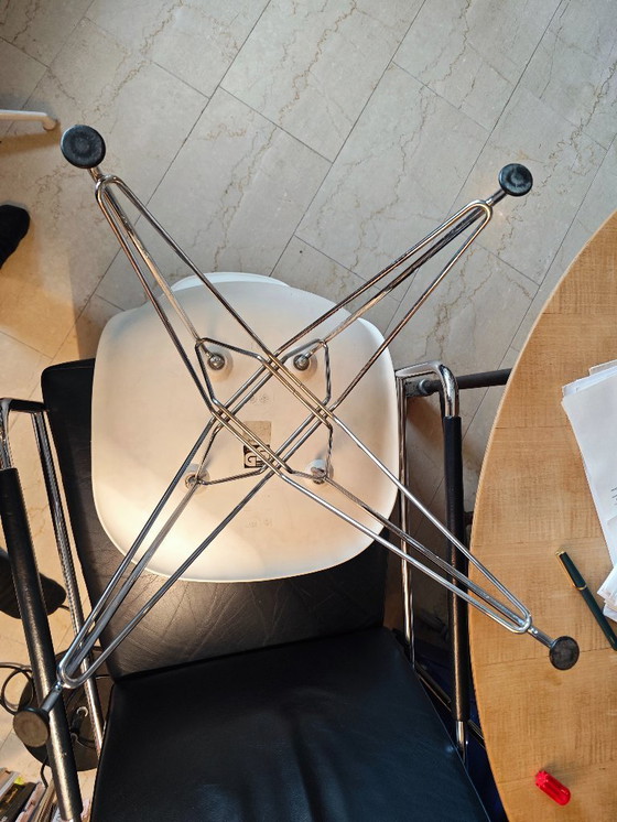 Image 1 of Vitra - Eames Plastic Side Chair DSR