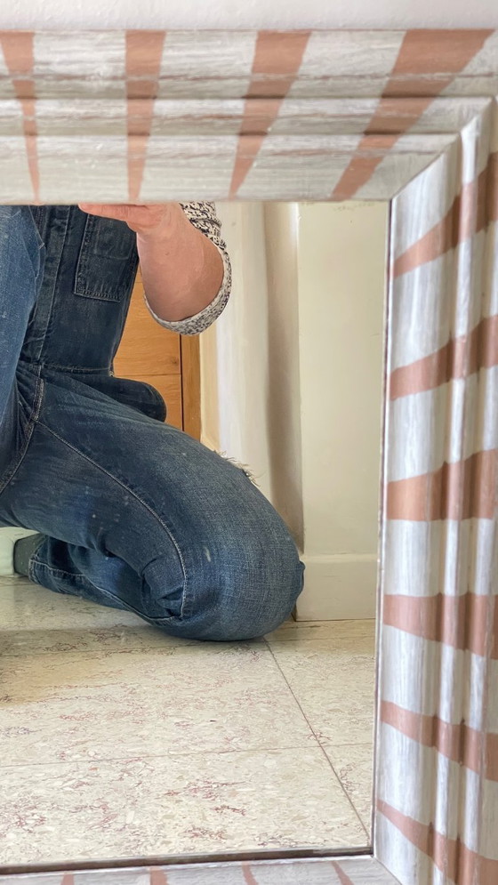 Image 1 of Antieke handbeschilderde houten spiegel