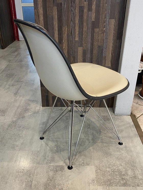 Image 1 of Off-white Eames Herman Miller vintage 50s 60s 70s fiberglass vinyl chair