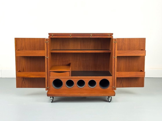 Image 1 of Mueble bar de teca de Illum Wikkelsø para CFC Silkeborg, años 60