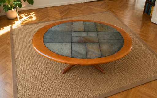 Mesa de salón vintage de estilo brutalista | Madera de cerezo y piedra natural | Años 70/80 | Mediados de (photo 2 of 6)