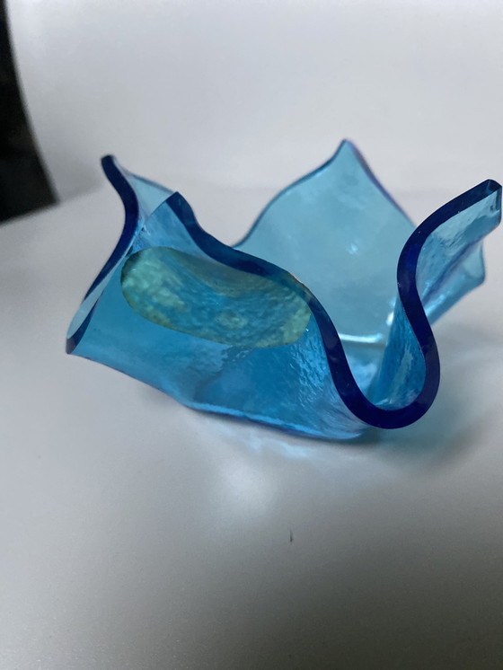 Image 1 of 3 Tissue Cups