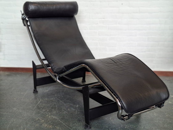 Image 1 of Chaise longue replica LC4 di Le Corbusier