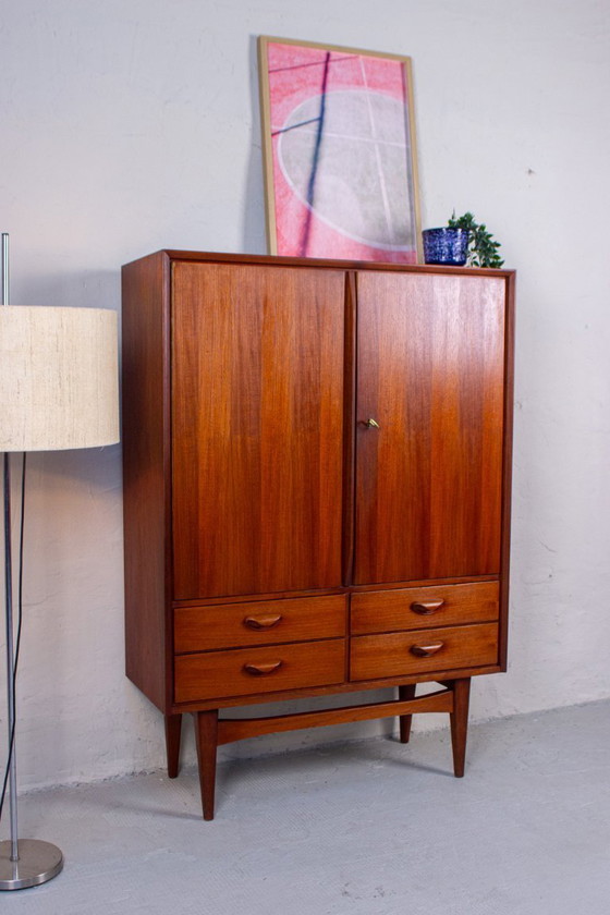 Image 1 of Armadio alto vintage in teak, cassettiera in stile danese di metà secolo.