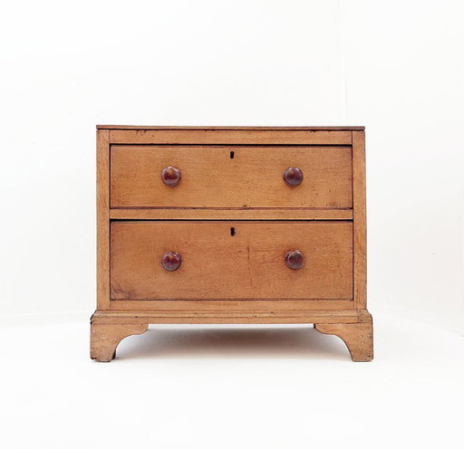 Commode rustique à deux tiroirs et pieds sculptés - 1930s