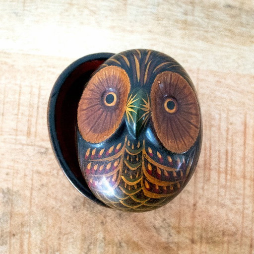Keramik-Eulenbox: kleine, handbemalte Box mit Vogelmotiv