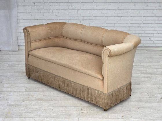 Image 1 of Deense tweezitsbank uit de jaren 50, bekleed met meubelvelours en voorzien van teakhouten poten.