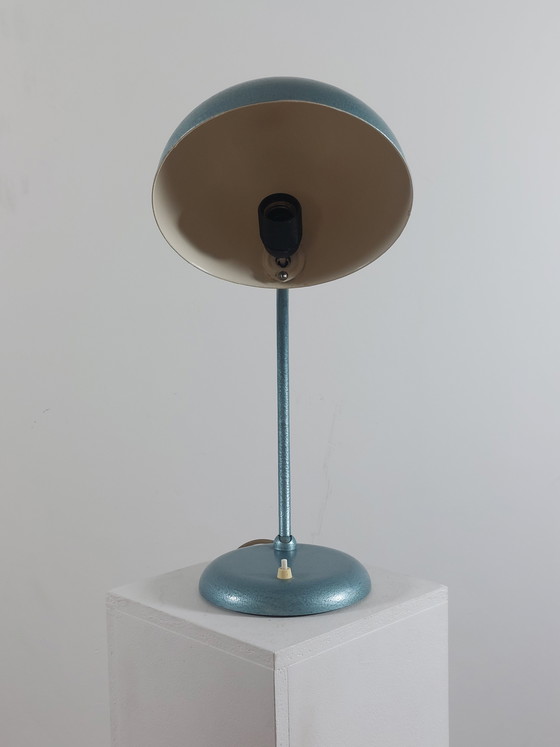 Image 1 of Vintage metalen werkplaatslamp van Gebrüder Cosack, bureaulamp, gehamerd oppervlak, jaren 1940