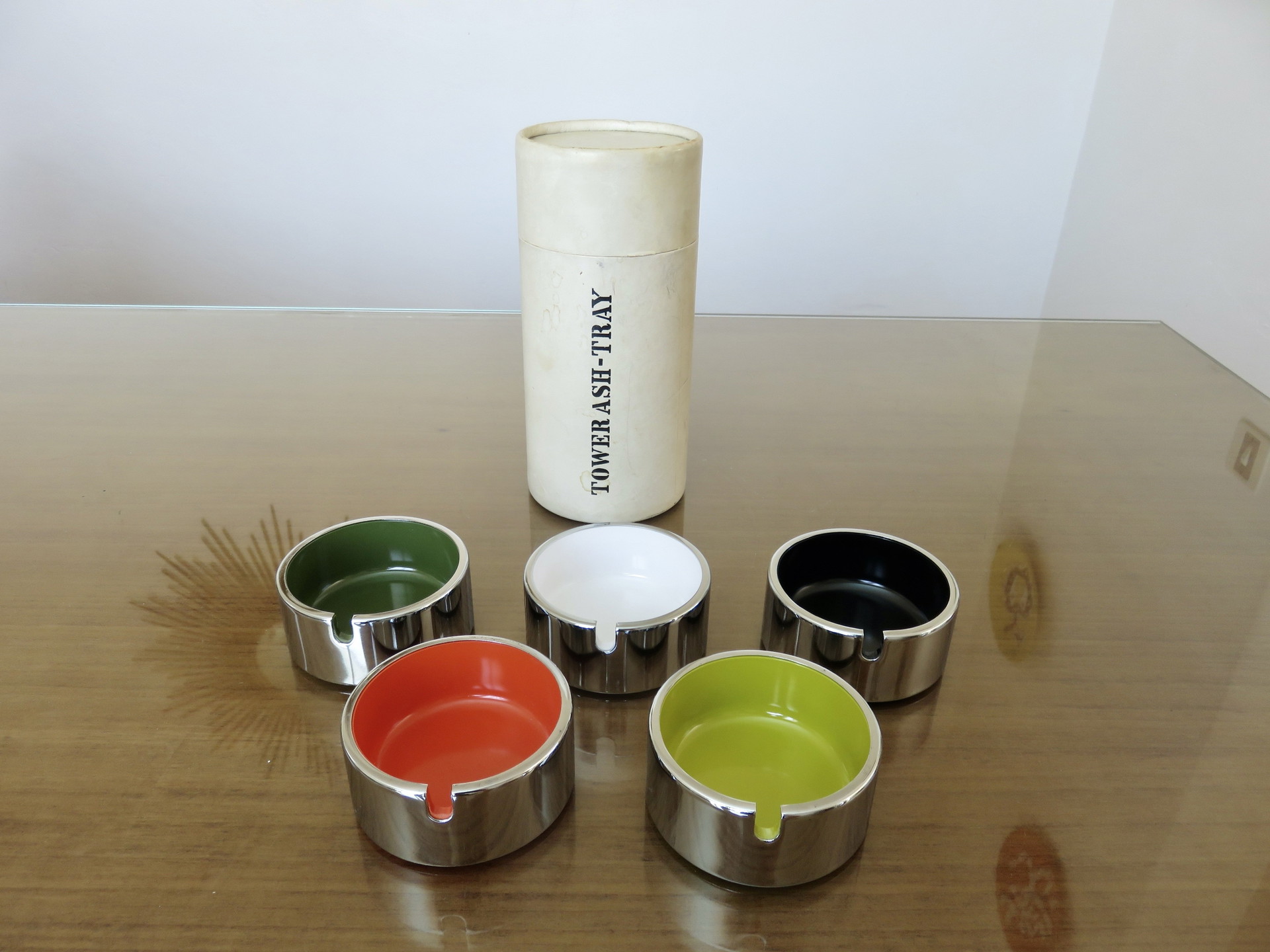 Isamu Kenmochi, 5 new stackable ashtrays, original box, 1970