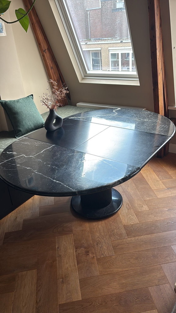 Image 1 of Zwarte ronde eettafen: marmer en uitschuifbaar✨