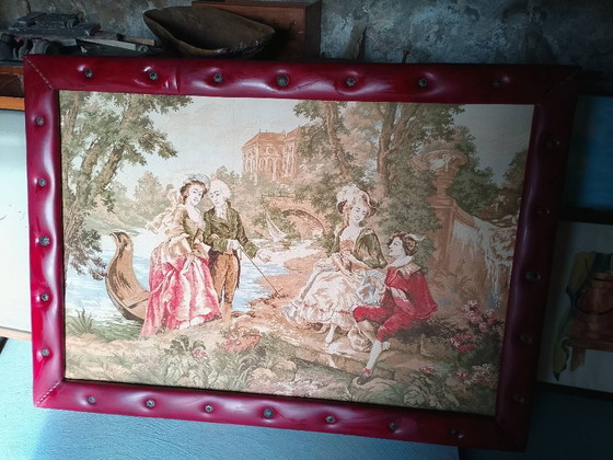 Image 1 of Arazzo antico di grandi dimensioni, scena classica, cornice in skado rosso