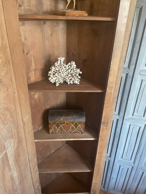 Image 1 of Armario de esquina antiguo francés del siglo XIX.