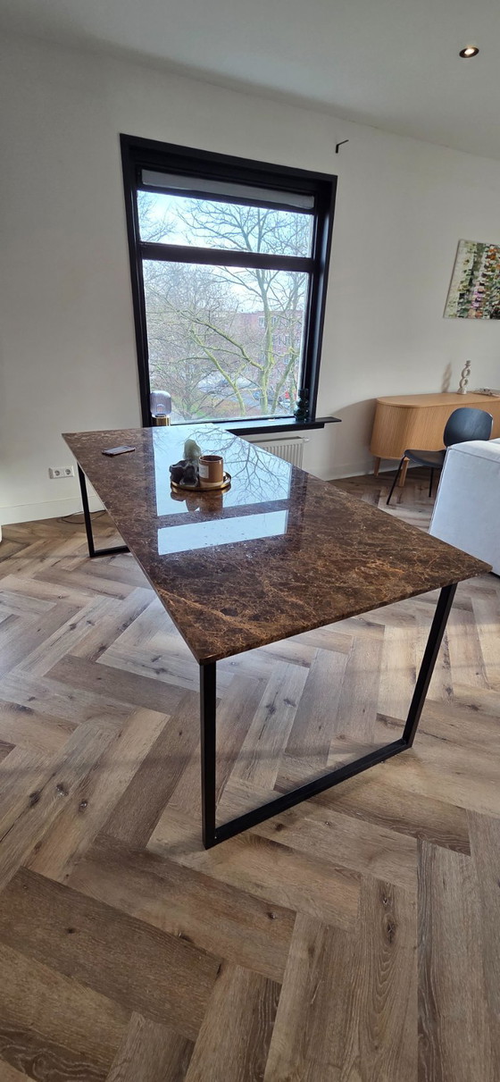 Image 1 of Marble dining table – Aimé Té (Dark Emperador brown).