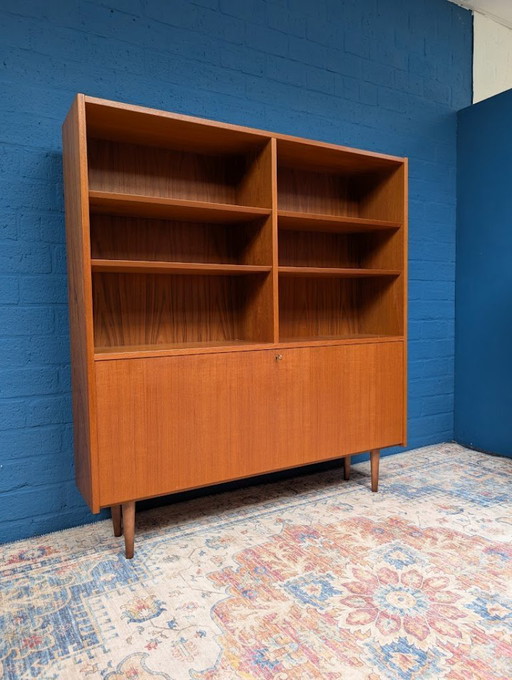 Armadio a muro vintage, anni '60, design danese di Hundevad