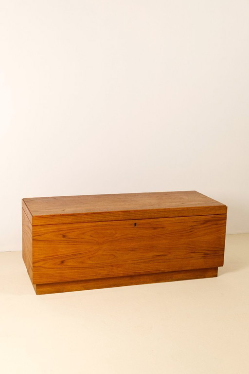 Coffre à couvertures en teck du milieu du siècle par Riis Antonsen, Aabenraa Danemark, années 1960