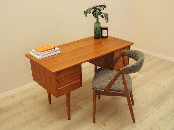 Image 1 of Teakholz-Schreibtisch, dänisches Design, 1970er Jahre, hergestellt in Dänemark