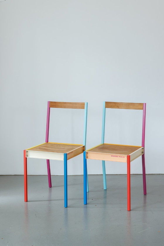 Image 1 of Ensemble de meubles modernes - table et chaises, design simple et chic par Klaus Ebbers