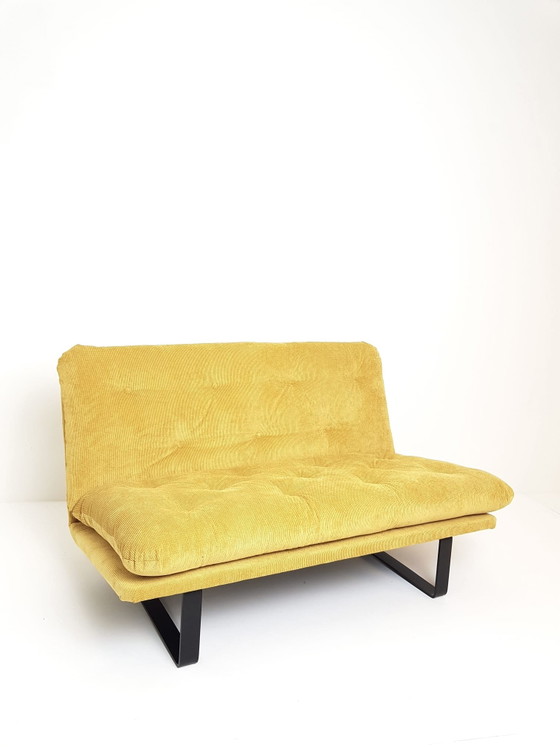 Artifort Kho Liang Le Bank 1,5 Zit Nieuw Gestoffeerd Gele Rib – 2 zitsbanken, Metal, Textile, Vintage (photo 3 of 15)