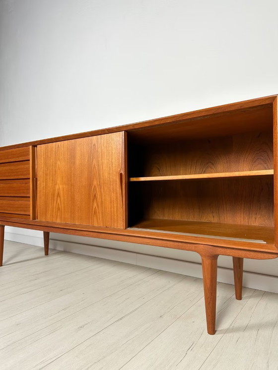 Image 1 of Vintage Deens Teak Dressoir No.18 van Omann Jun 60s