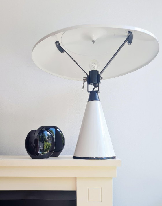 Image 1 of Vintage Elio Martinelli radar tafellamp, Italiaans design uit het ruimtetijdperk.