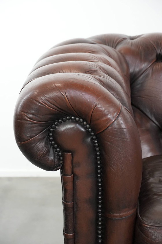 Image 1 of Canapé Chesterfield vintage 2 places en cuir de vachette marron foncé, de style anglais