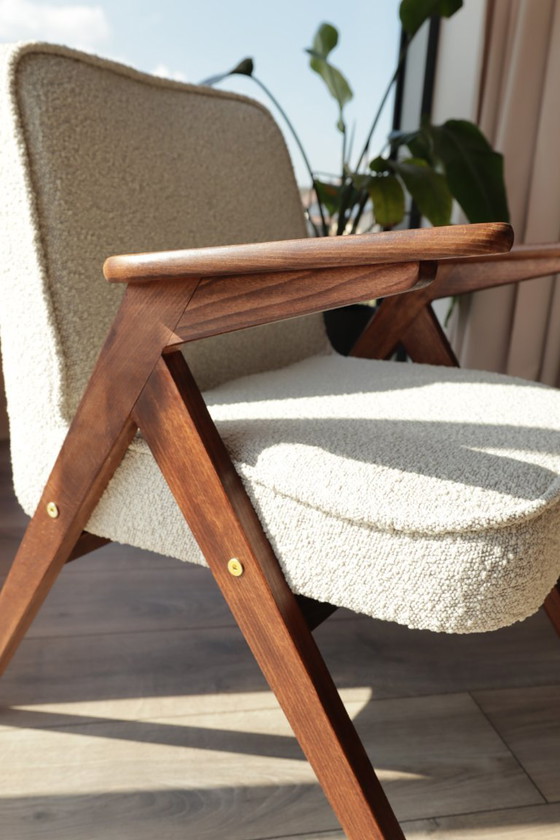 Image 1 of Poltrona moderna color avorio sporco con design riccioluto di Chierowsky