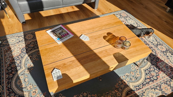 Image 1 of Mesa de centro única "Beam" de roble macizo. Por Roderick Vos