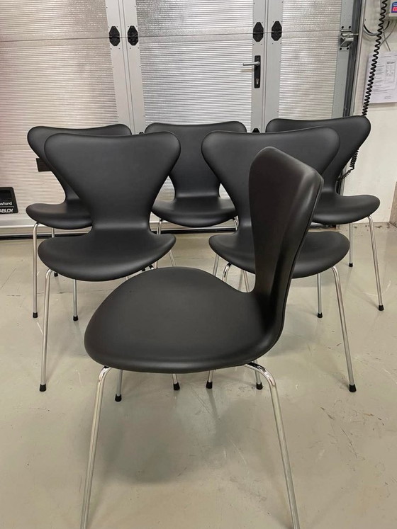 Image 1 of Arne Jacobsen sette / 7'er