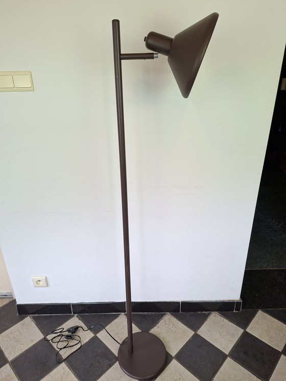 Image 1 of Elegante lampada da terra vintage color marrone cioccolato