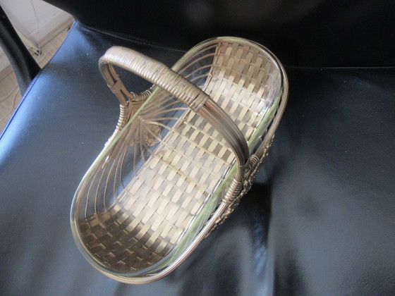 Image 1 of Goudkleurige mand in Hollywood Regency-stijl met glazen inzetstuk.