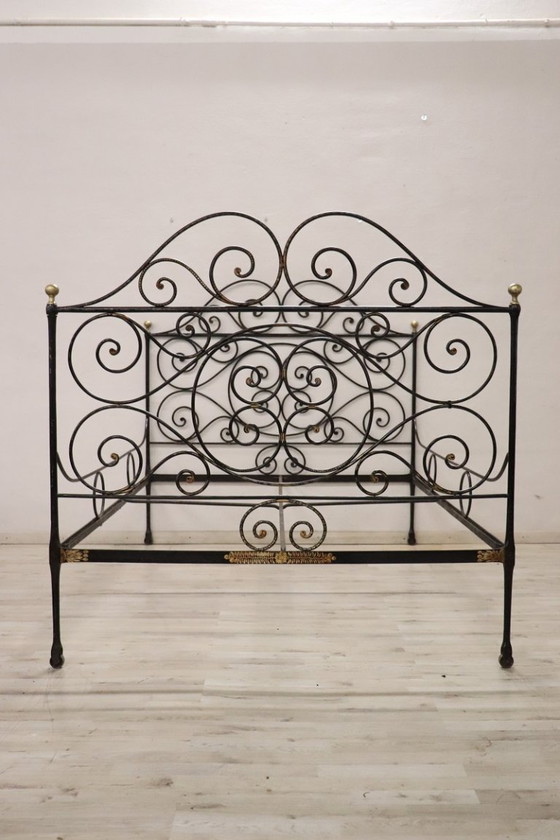 Image 1 of Letto matrimoniale antico in ferro battuto, Italia XIX secolo